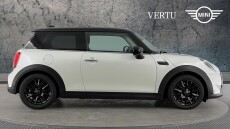 MINI Hatchback 1.5 Cooper Classic 3dr Auto [Comfort/Nav Pack] Petrol Hatchback